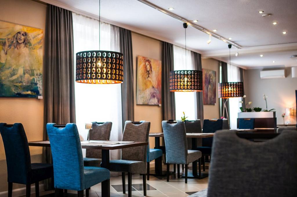 Hotel Komes สการ์ชิสโก-กาเมียนนา ภายนอก รูปภาพ