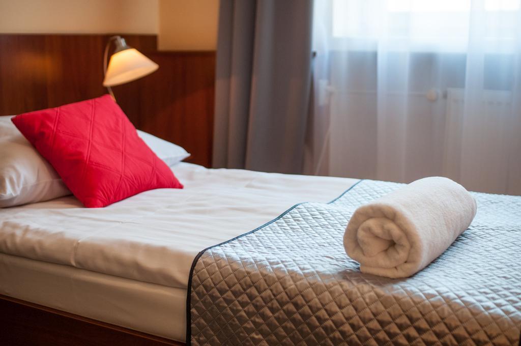 Hotel Komes สการ์ชิสโก-กาเมียนนา ภายนอก รูปภาพ