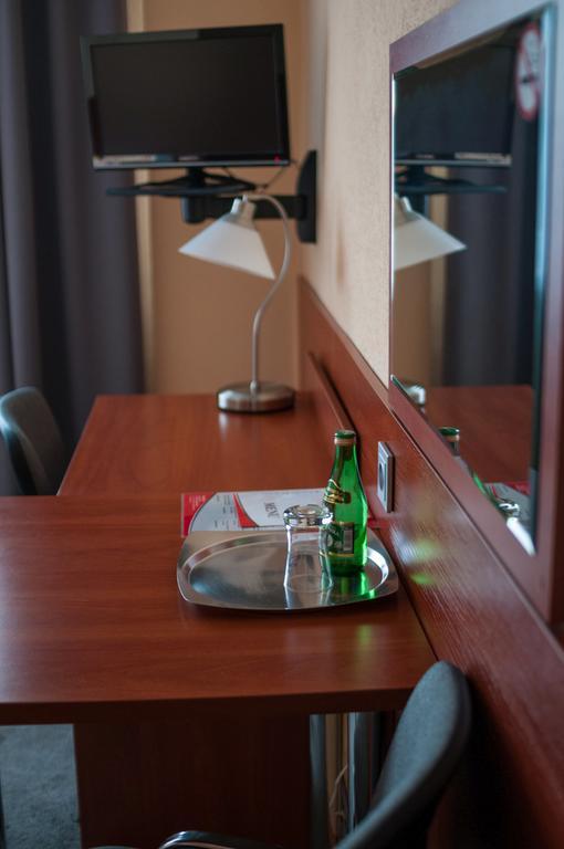 Hotel Komes สการ์ชิสโก-กาเมียนนา ภายนอก รูปภาพ