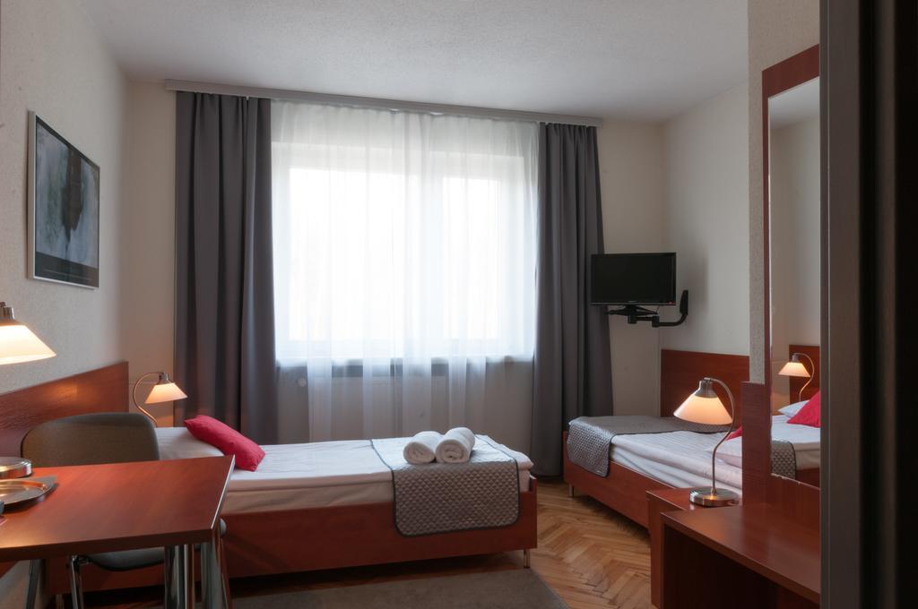 Hotel Komes สการ์ชิสโก-กาเมียนนา ภายนอก รูปภาพ